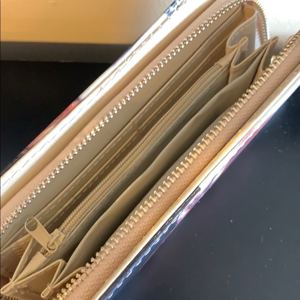 Wallet - Picture 3 of 4